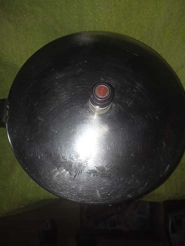 Duraware pressure cooker