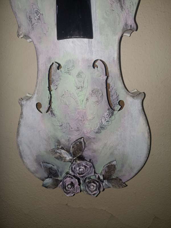 Decorated violin