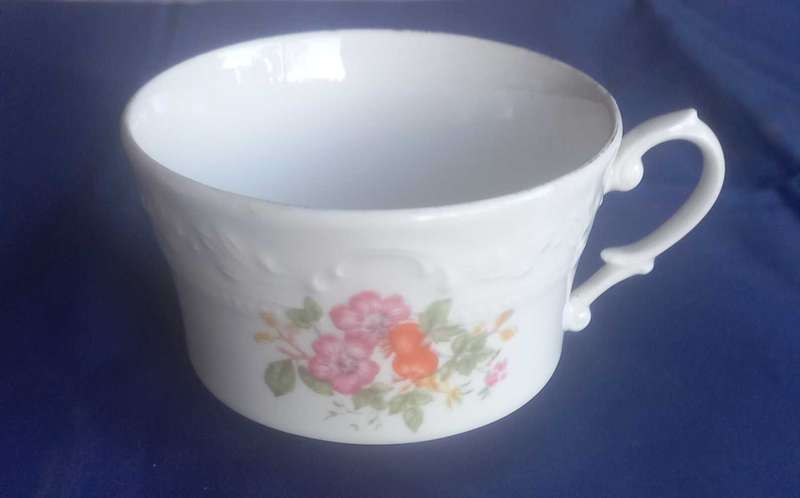 2 x Huguenot Royale cups