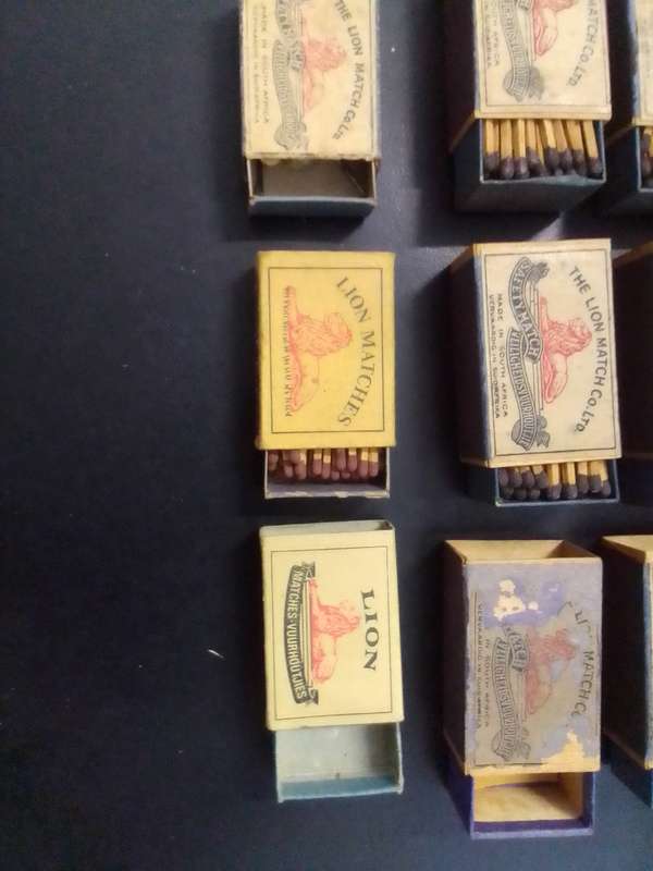 VINTAGE LION MATCH COLLECTION
