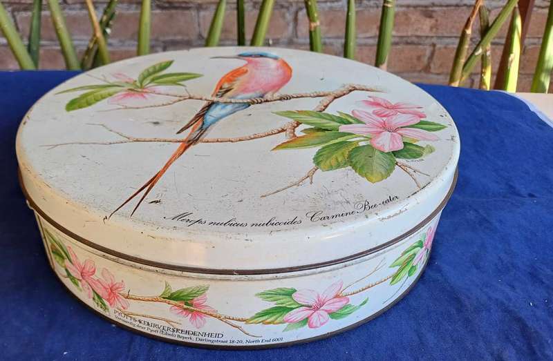 Pyotts biscuits tin