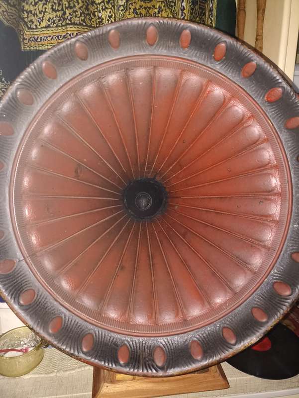 His Master`s Voice gramophone