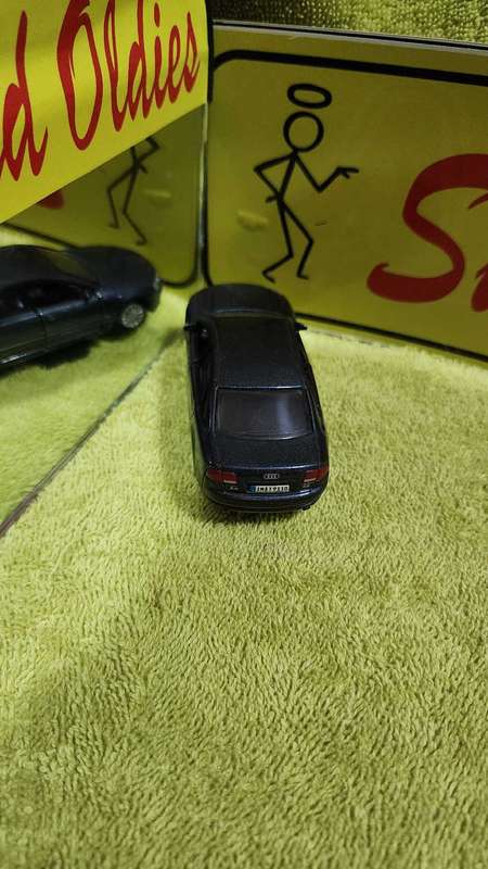 Audi A 8 (1:44) Maisto