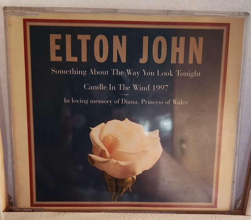 Elton John    541
