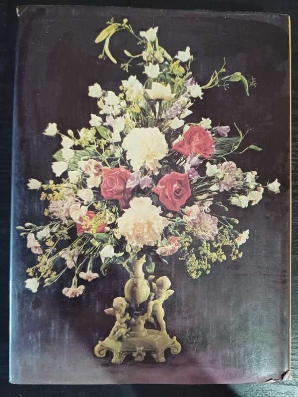 Gift book of flower arranging by Julia Clements
