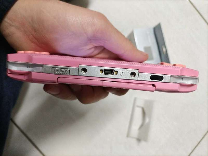 Pink limited edition psp 1000 console
