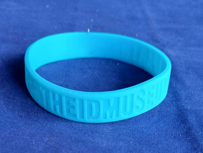 Blue Apartheidmuseum rubber bracelet
