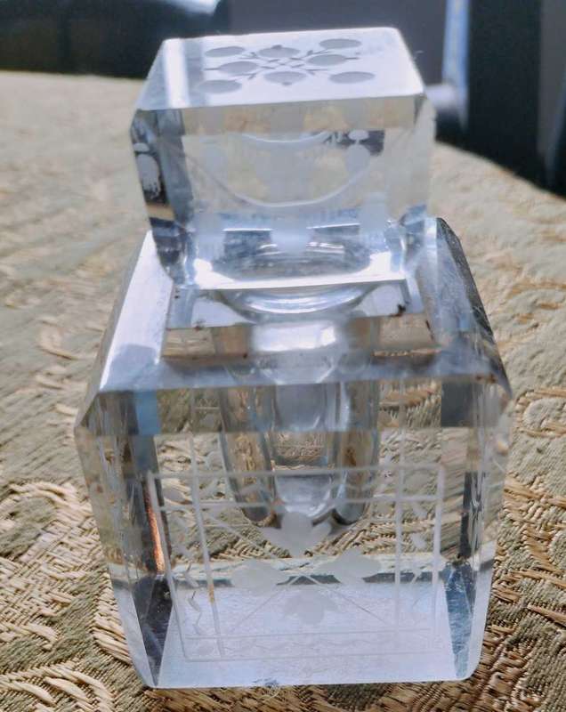 Etched Crystal Inkwell with lid