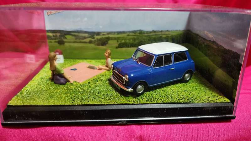 LA Route Bleue " L' Austin Mini