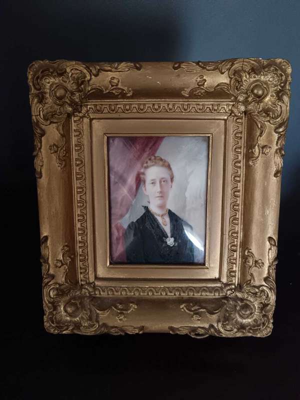 Ornately Framed Minature Painting of a Woman