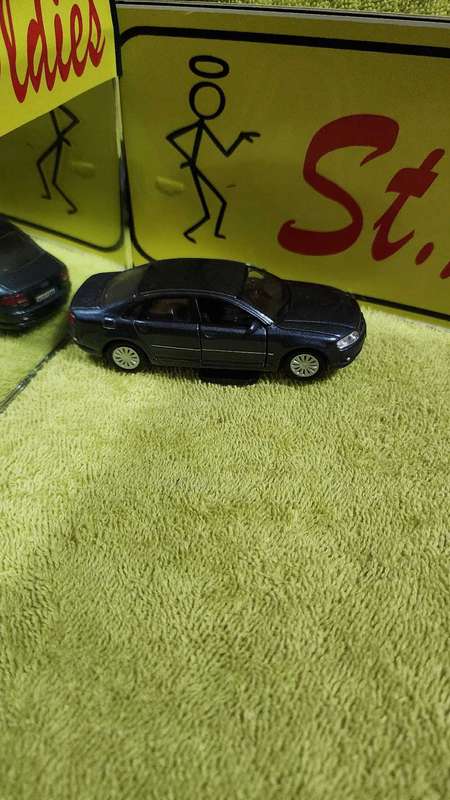 Audi A 8 (1:44) Maisto