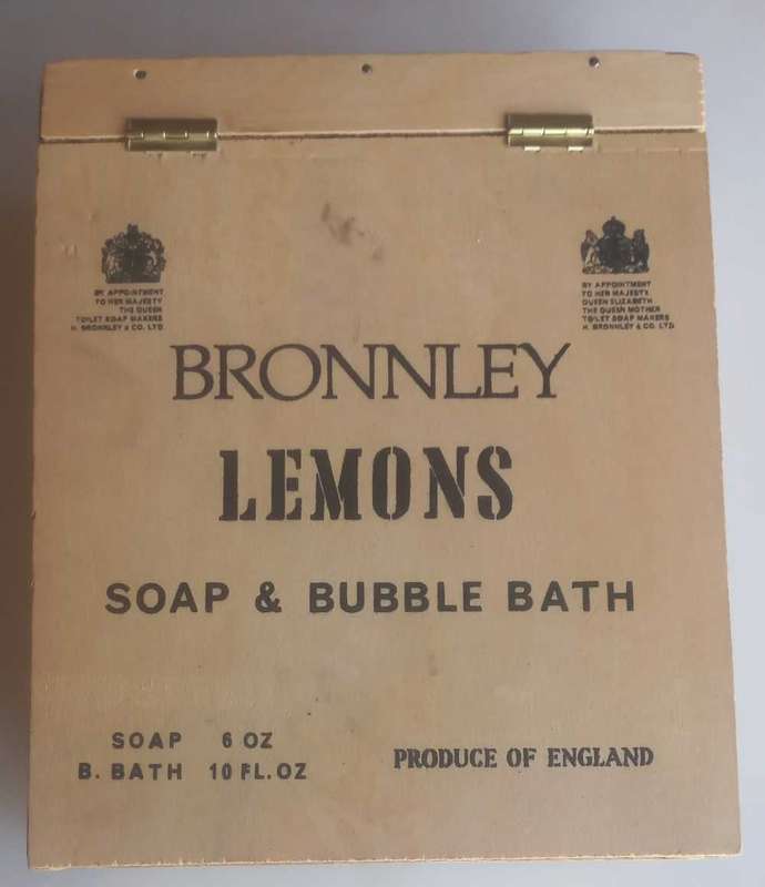 Bronnley lemons soap & bubble bath wooden box