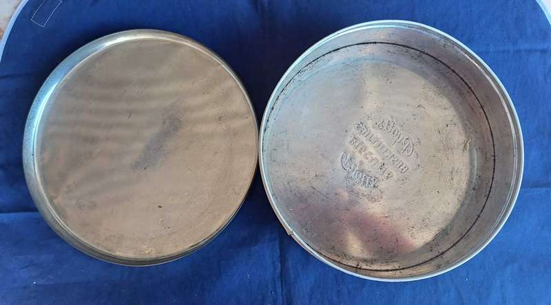 Pyotts biscuits tin