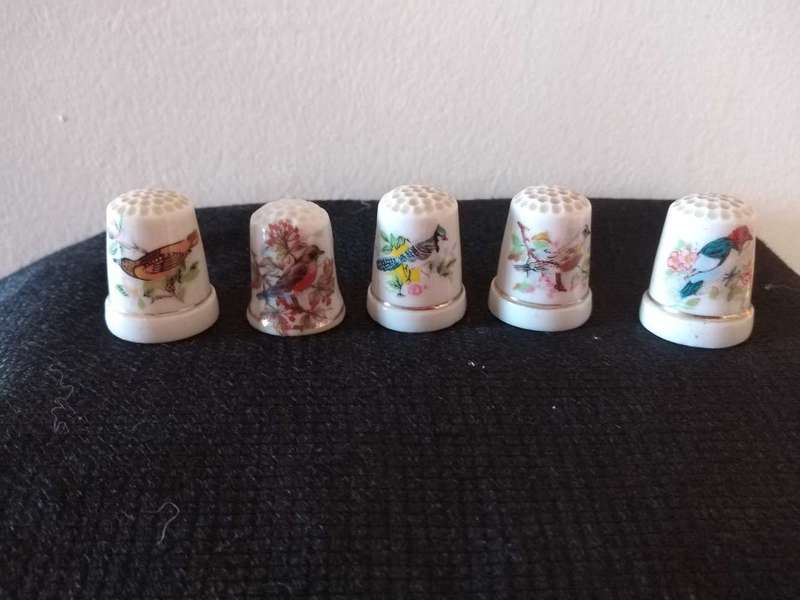 5 Thimbles with birds