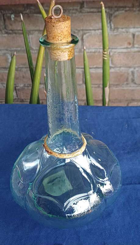 Glass bottle