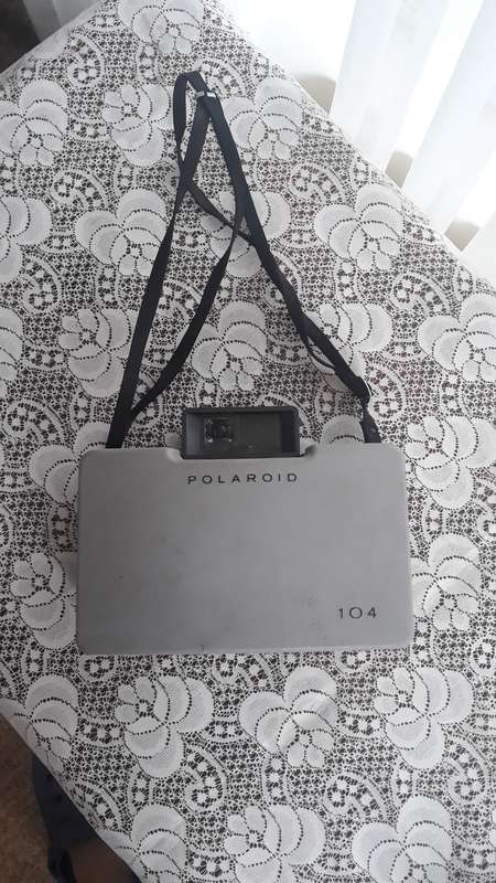 ANTIQUE VINTAGE POLAROID 104 FILM CAMERA  1965 - 1967  - NOT BEEN TESTED!