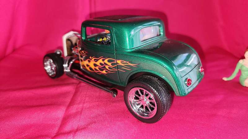 Hot / Street Rod (1:18)