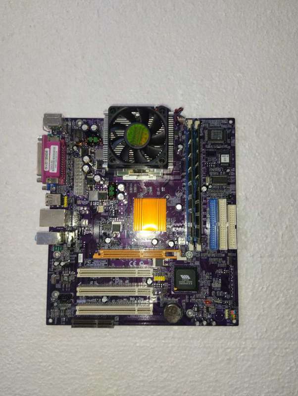 ECS - KM400-M2 REV:1 MB - Includes AMD Sempron CPU and RAM