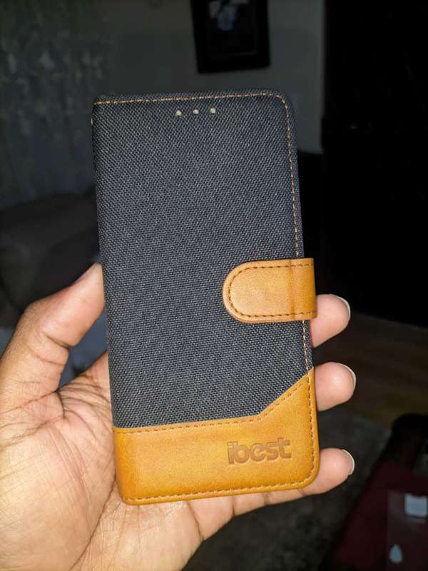 iPhone 12 Carrying Case