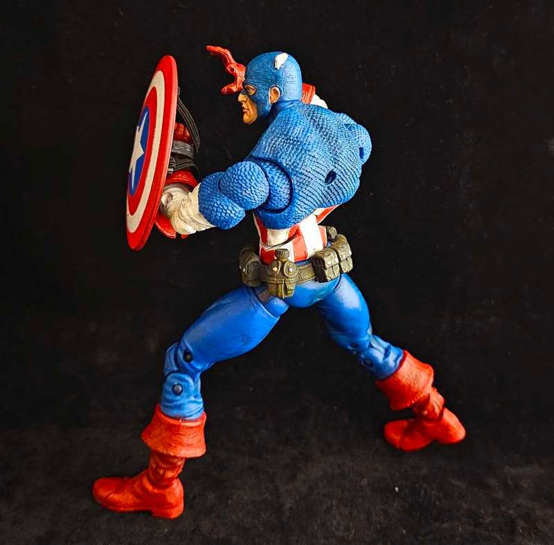 ToyBiz Marvel Legends Face Off Captain America VS Redskull