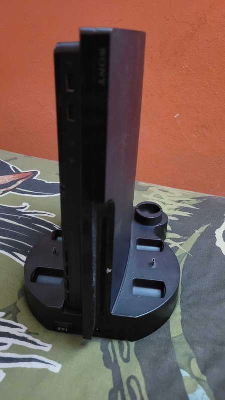CFW, PS3 Slimline (500GB Internal Drive), 1 Controller, All Cabling, 24 Games on the HDD