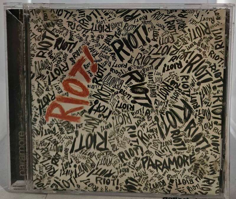Paramore RIOT!   1514