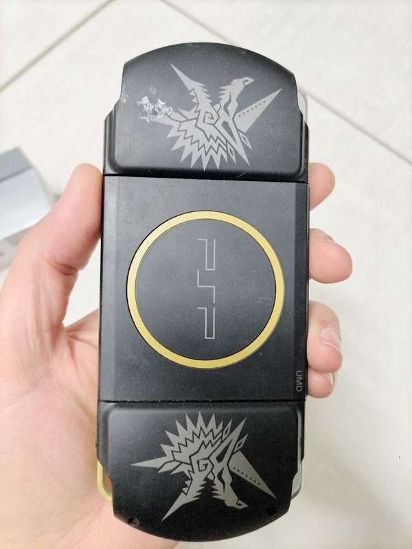 Monster hunter psp 3000 V3 console  Japan only