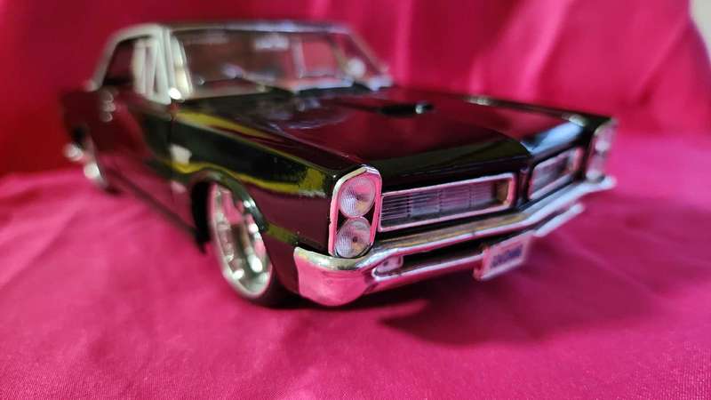 Pontiac GTO ( Corvette Engine ) 1:18