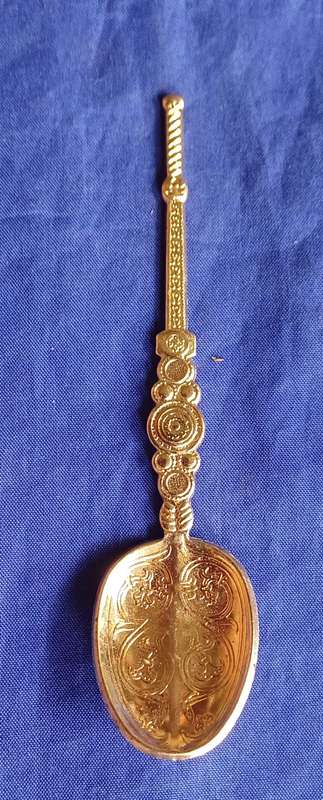 Anointing spoon