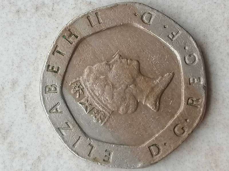 Queen Elizabeth II coin 1989 20 PENCE (error)