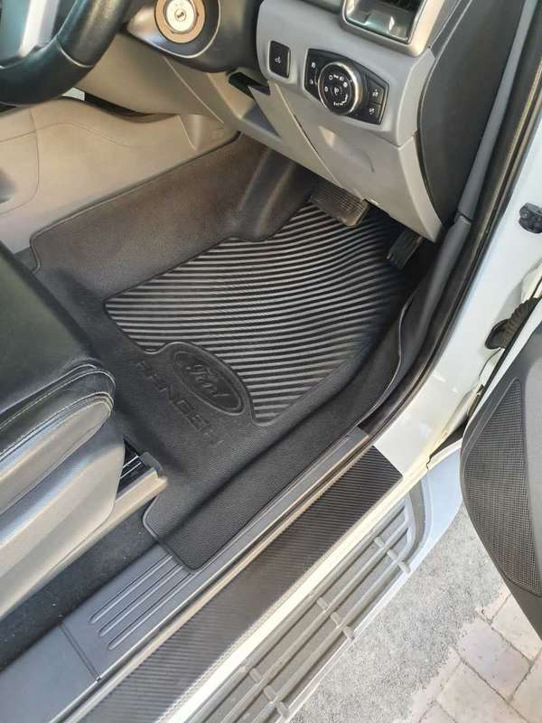 Ford Ranger/Raptor Heavy Duty Moulded Mats