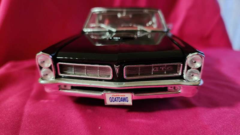 Pontiac GTO ( Corvette Engine ) 1:18