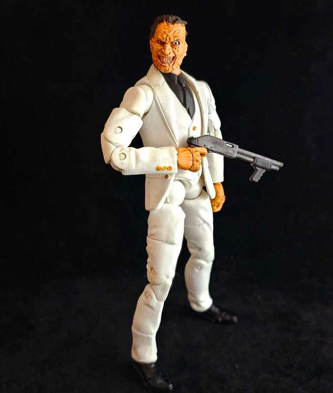 ToyBiz Marvel Legends Punisher vs Jigsaw