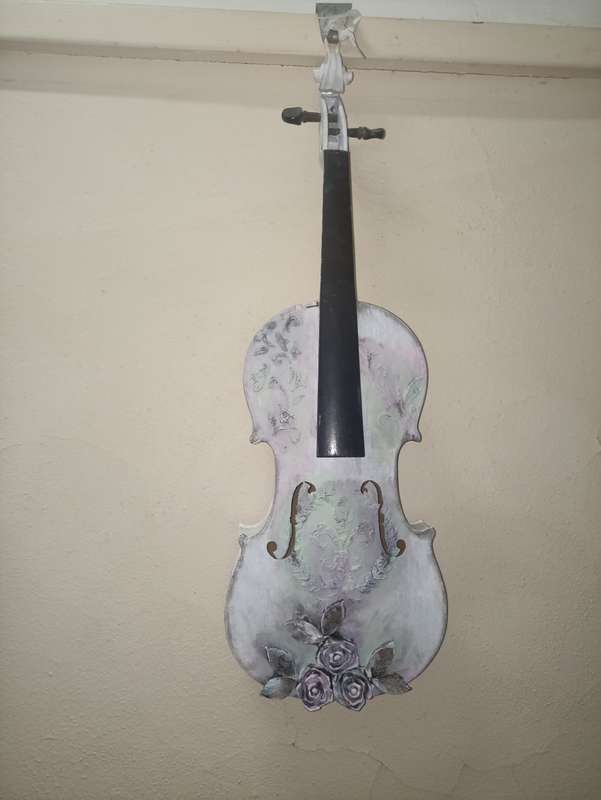 Decorated violin