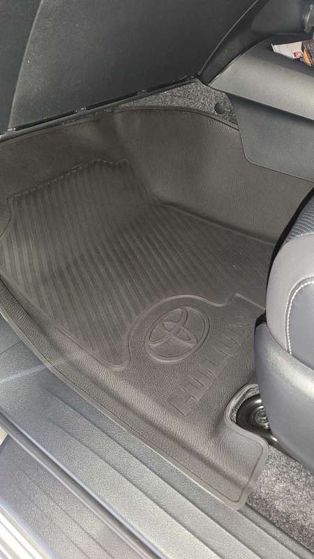Toyota Hilux GD-6 DC Heavy duty Moulded Mats