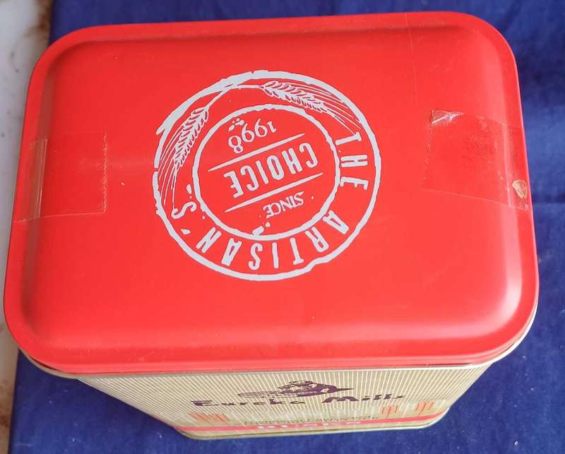 Eureka Mills rusks tin
