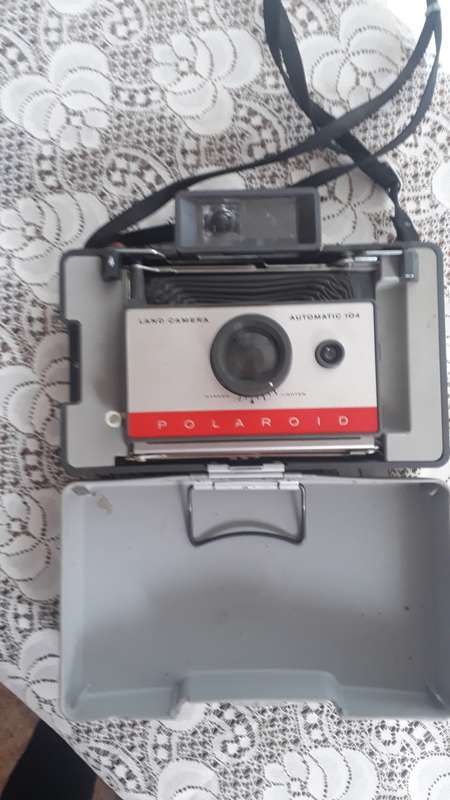 ANTIQUE VINTAGE POLAROID 104 FILM CAMERA  1965 - 1967  - NOT BEEN TESTED!
