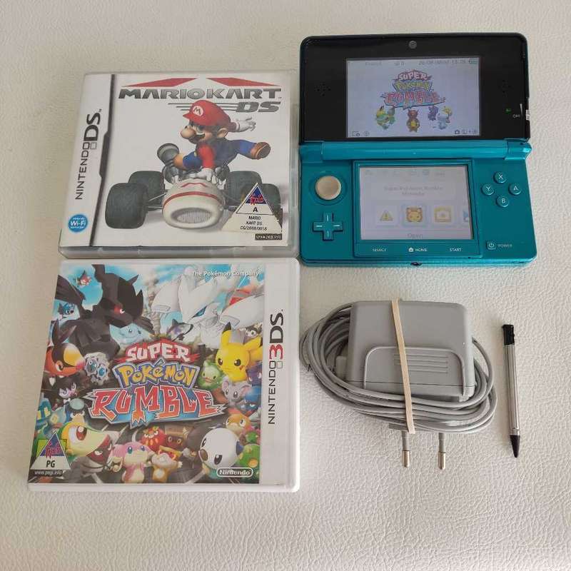 Nintendo 3ds Console with games