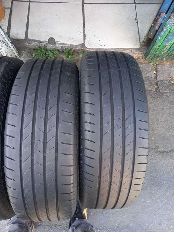 225/65/17 Bridgestone Alenza tyres. 80% life