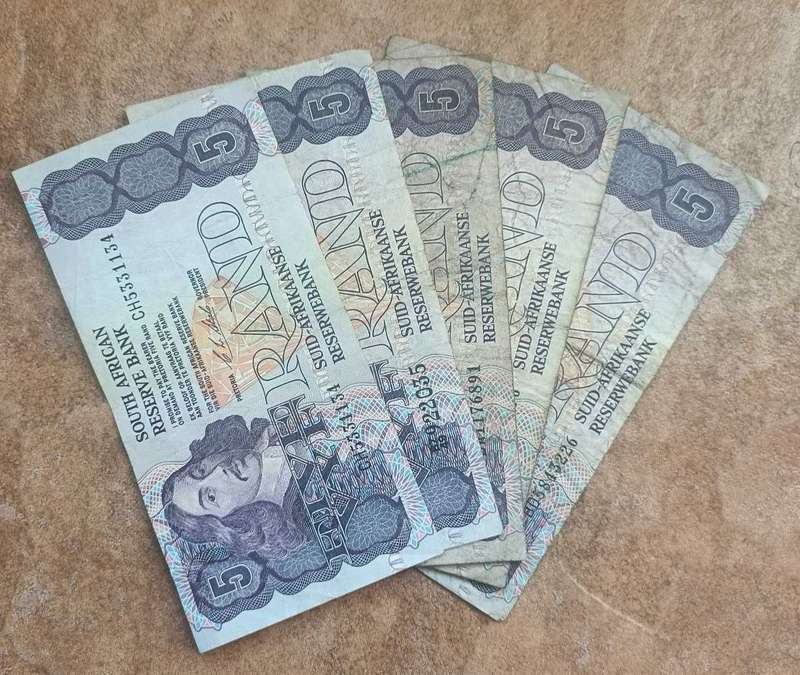 5 x South Africa R5 Old Notes, Van Riebeck, Circulated