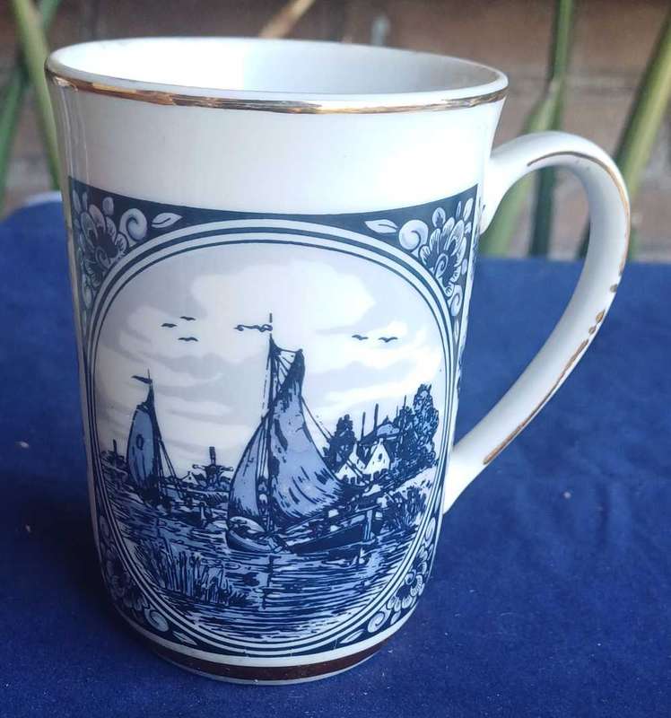 Delft Holland genuine 22 carat gold cup