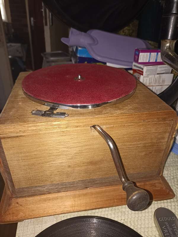 His Master`s Voice gramophone