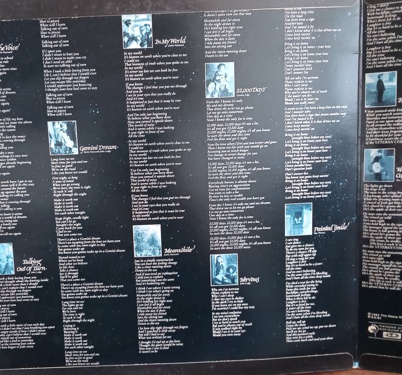 THE MOODY BLUES - LONG DISTANCE VOYAGER LP VINYL RECORD