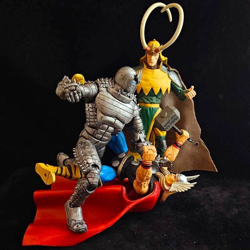 ToyBiz Marvel Legends Loki