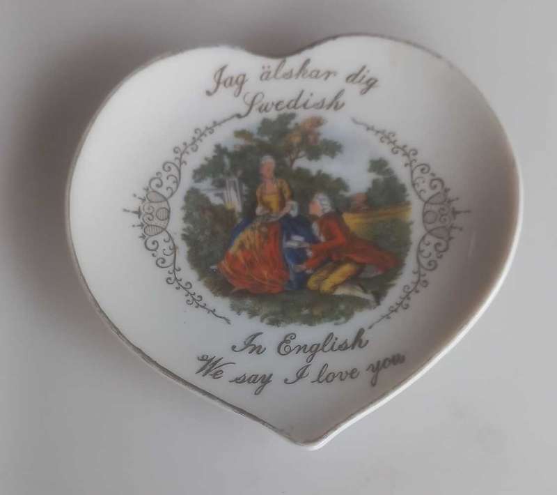 Small heart shaped plate