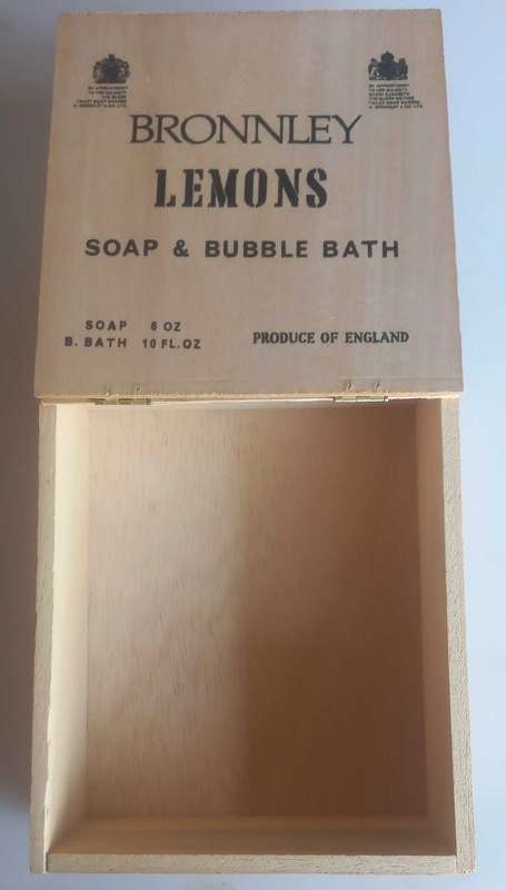 Bronnley lemons soap & bubble bath wooden box