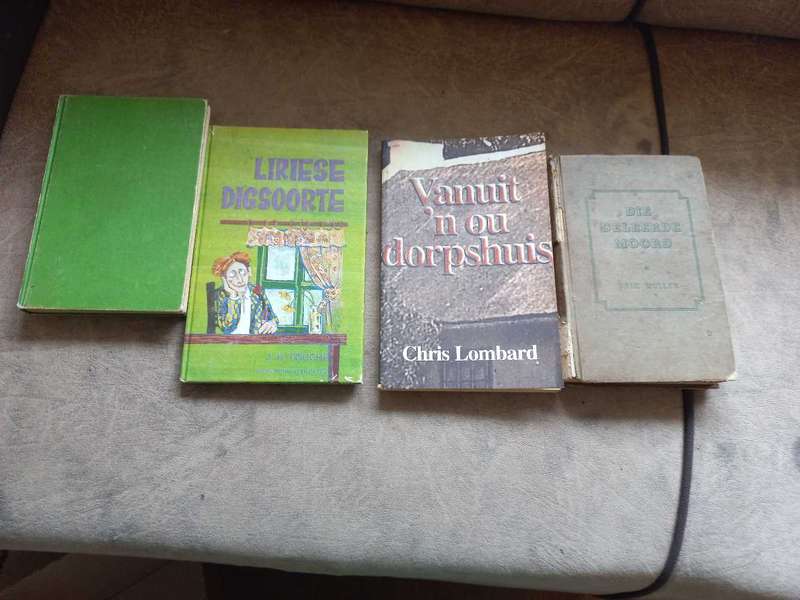Bulk seconhand book auction