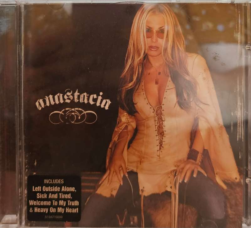 Anastacia  25