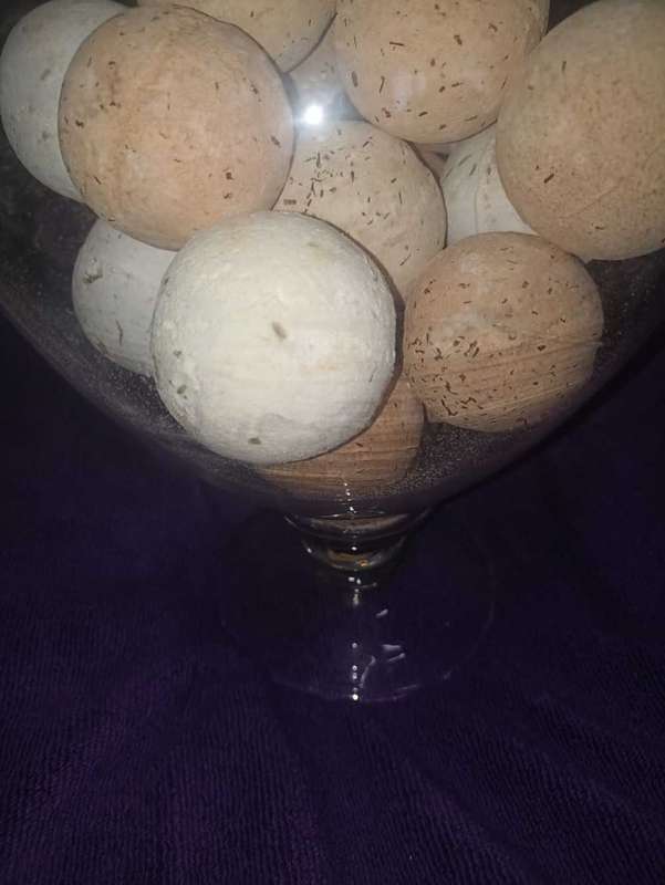 Wow  glass container with bath balls