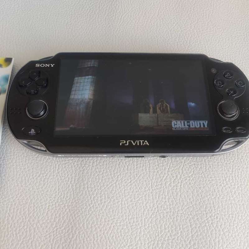 Sony Ps Vita Oled PCH 1003 Black Ops wi fi bundle